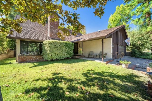 24020 Avenida Crescenta, Valencia