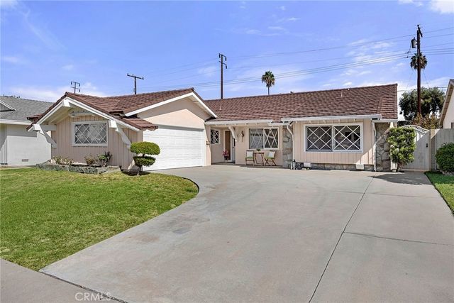 341 E Parkwood Ave, La Habra