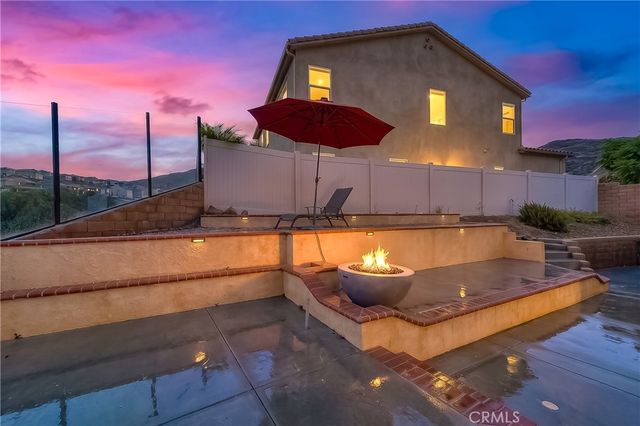 24655 Acadia, Corona