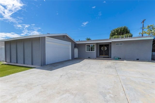 922 Toddy Street, Santa Ana