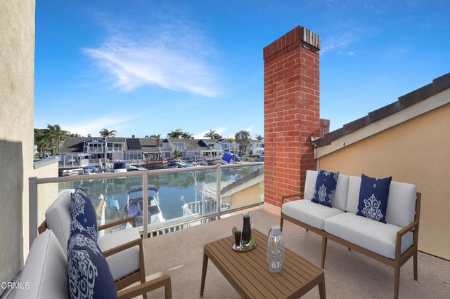 2010 Kingsbridge Way, Oxnard