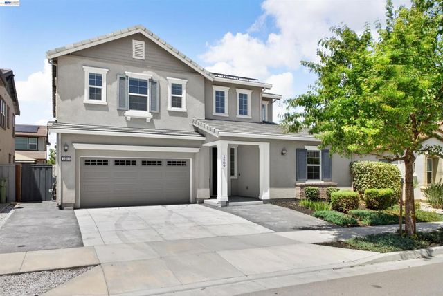 2609 Aurora Astorga Dr, Tracy