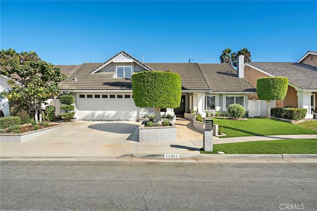 21902 Summerwind Lane, Huntington Beach