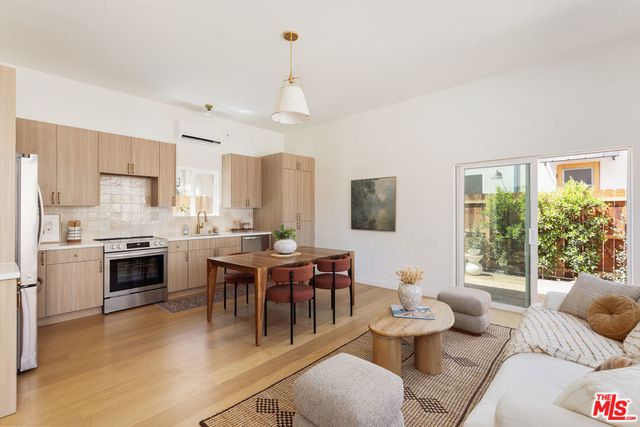 2244 1/2 Fernleaf Street, Los Angeles