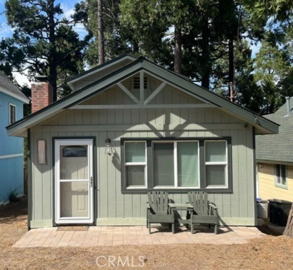23376 Crestline Road, Crestline