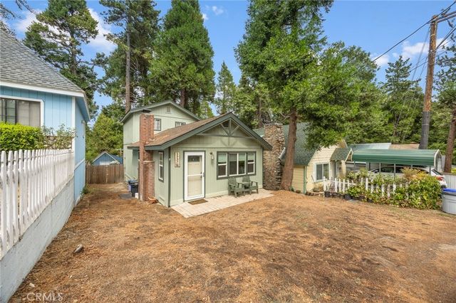 23376 Crestline Road, Crestline
