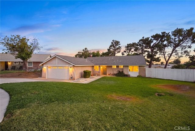 10021 Diamond Head, Riverside