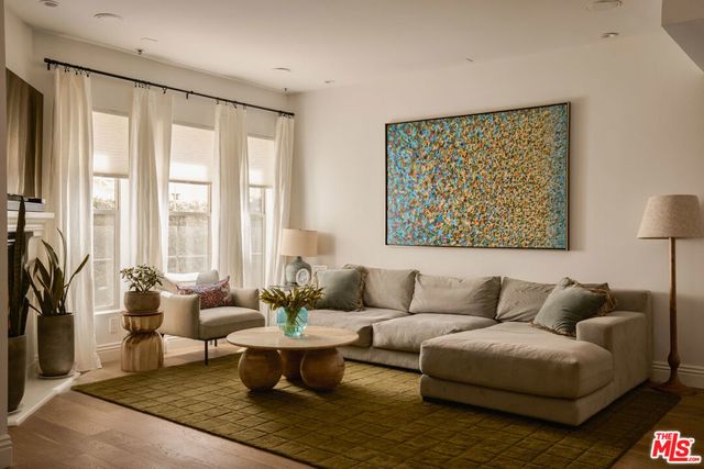 10639 Woodbridge Street # 107, Toluca Lake