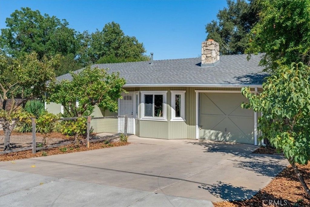 7255 Navajoa, Atascadero