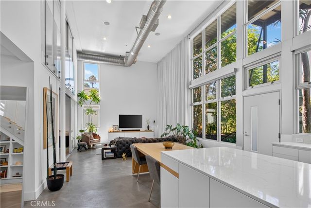1037 N Laurel Avenue # 1, West Hollywood