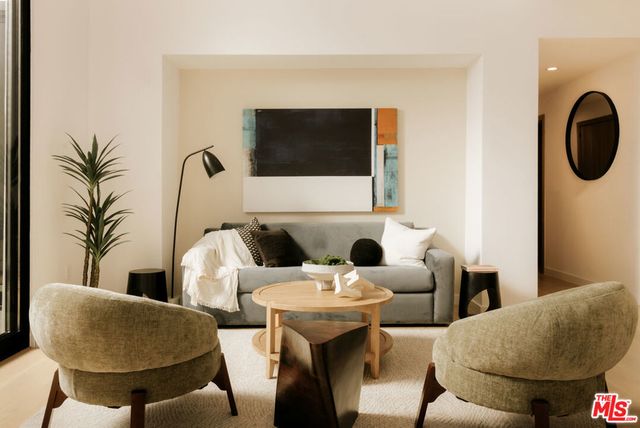 2919 Waverly Drive # 103, Los Angeles