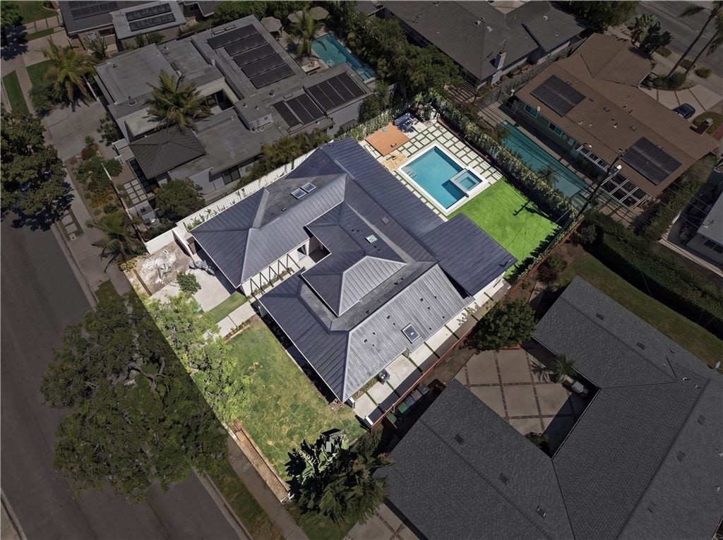 3080 Country Club Drive, Costa Mesa