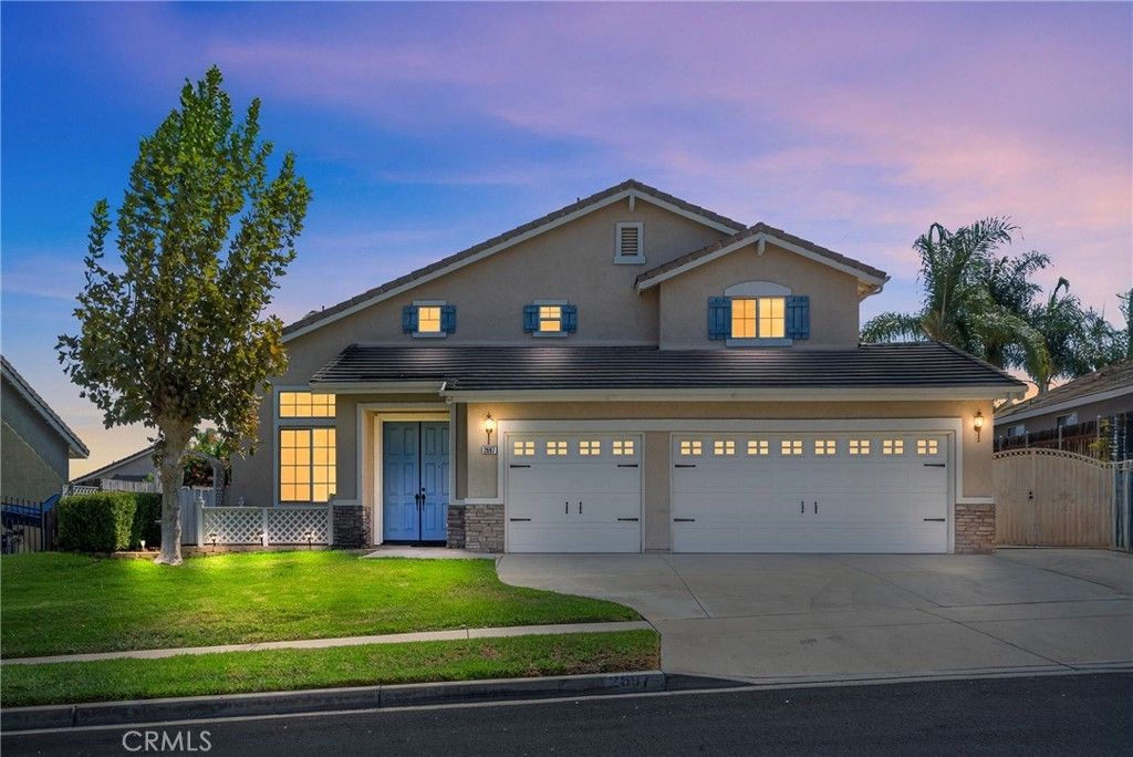 2697 Star Crest, Corona