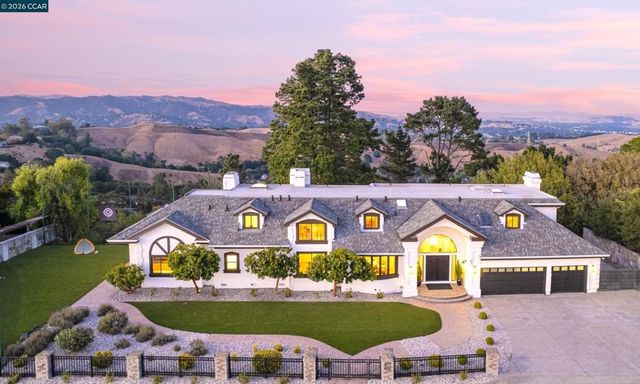 83 Donald Dr, Orinda