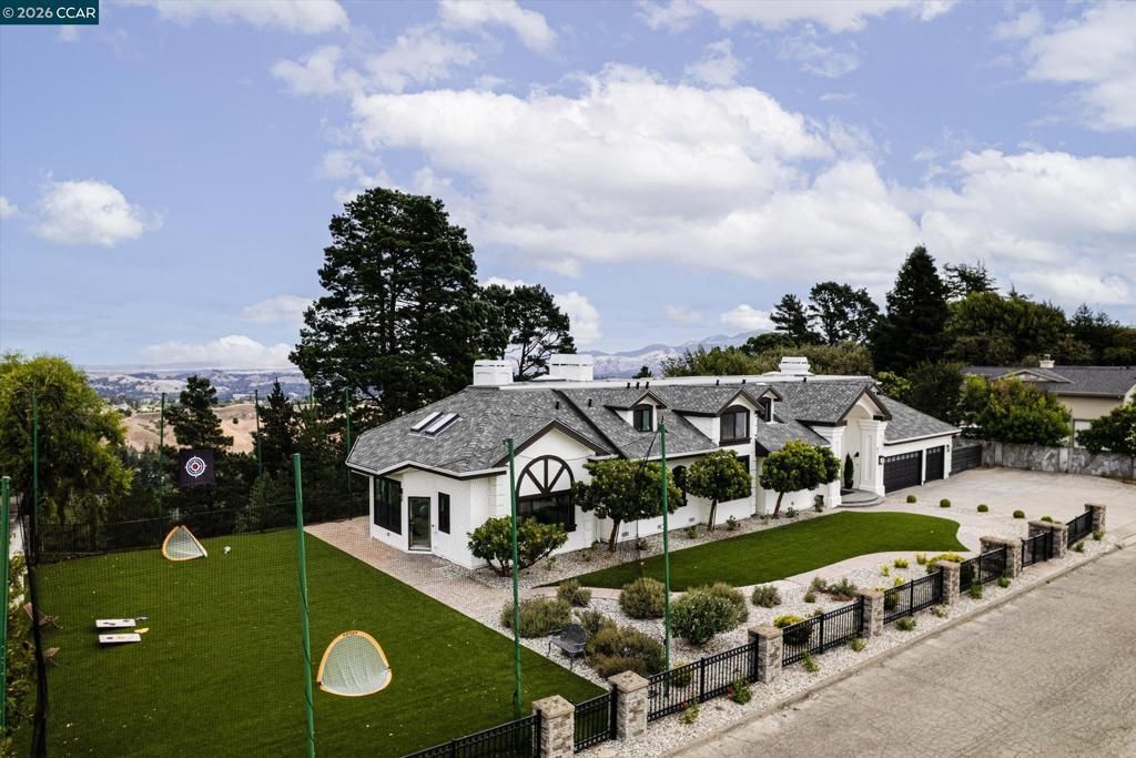 83 Donald Dr, Orinda