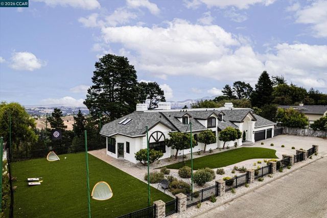 83 Donald Dr, Orinda
