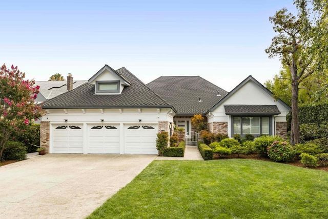 15 Woodleaf Avenue, Redwood City