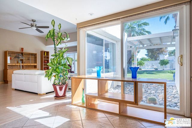 5980 Paradise Plaza, Palm Springs