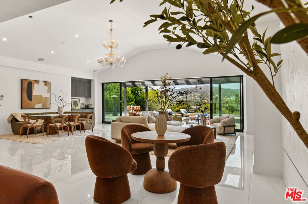 4423 Bergamo Drive, Los Angeles