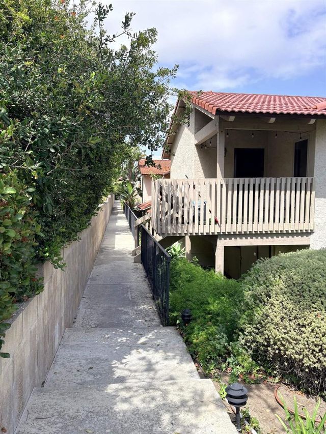 2352 Altisma Way # 9, Carlsbad