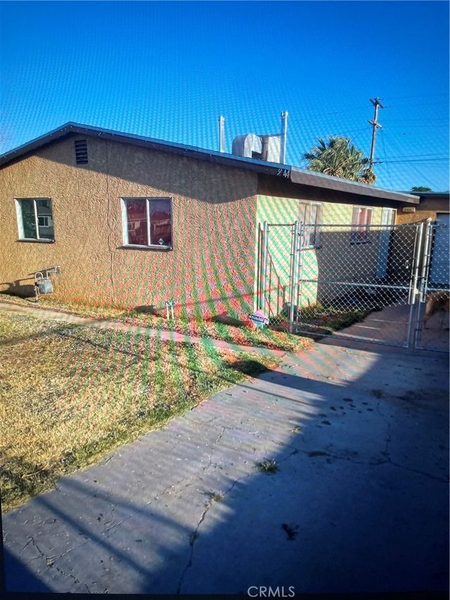 944 E Elizabeth, Barstow
