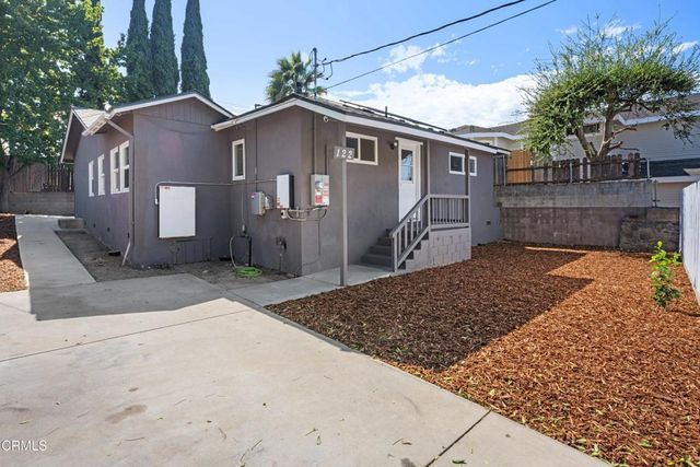 122 & 126 Bundren Street, Oak View