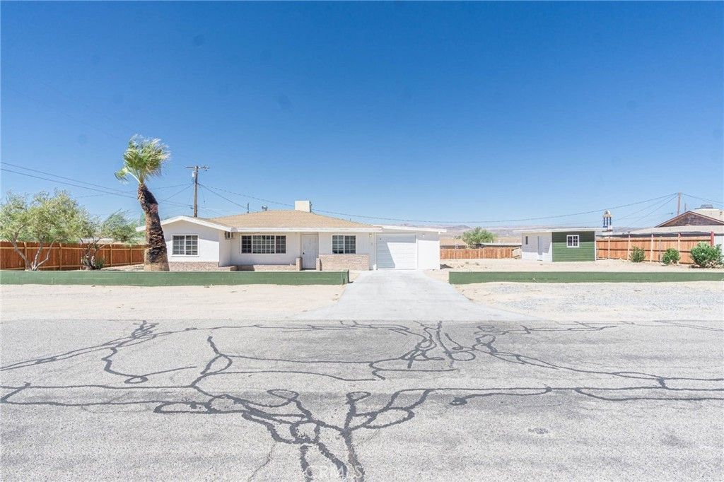 27904 Apache, Barstow