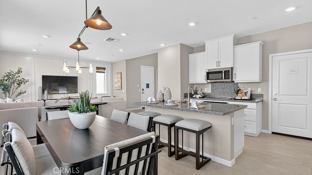 36621 Altisma Drive, Winchester