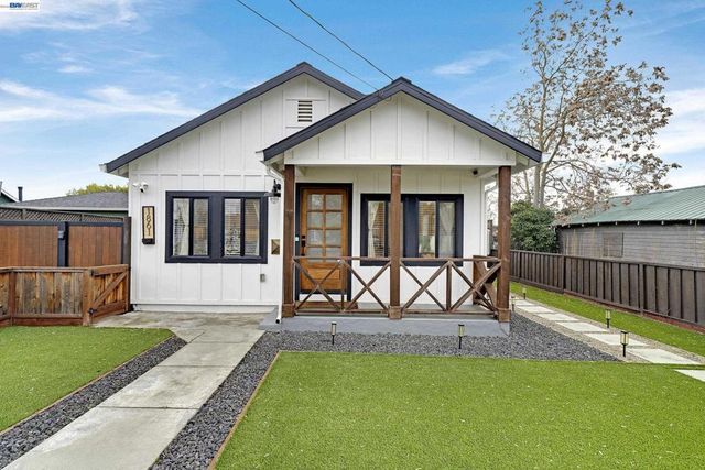 1861 Linden St, Livermore
