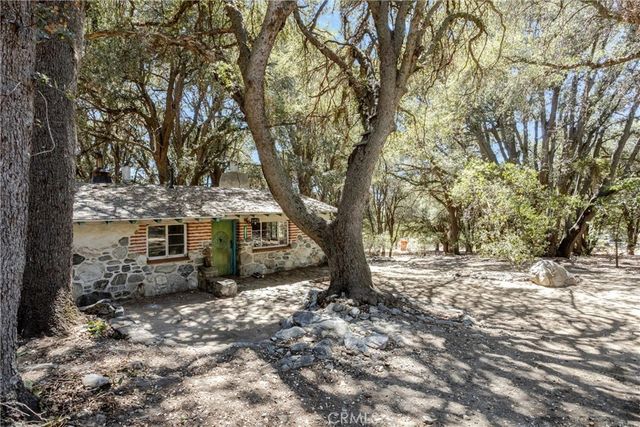39922 Pine Bench Road, Oak Glen