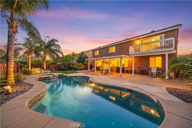 13956 Moqui, Corona