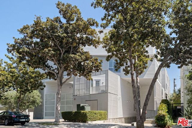 1030 N Kings Road # 201, West Hollywood