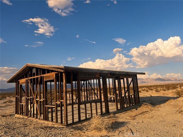 6827 Shelton Road, 29 Palms