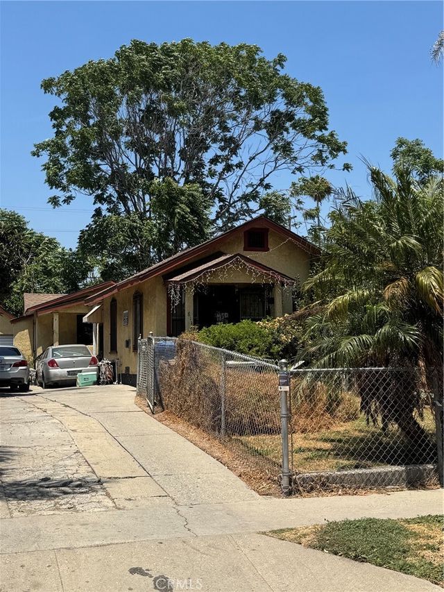 811 East 113th Street, Los Angeles