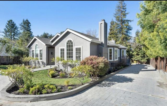 2120 Stockbridge Avenue, Woodside