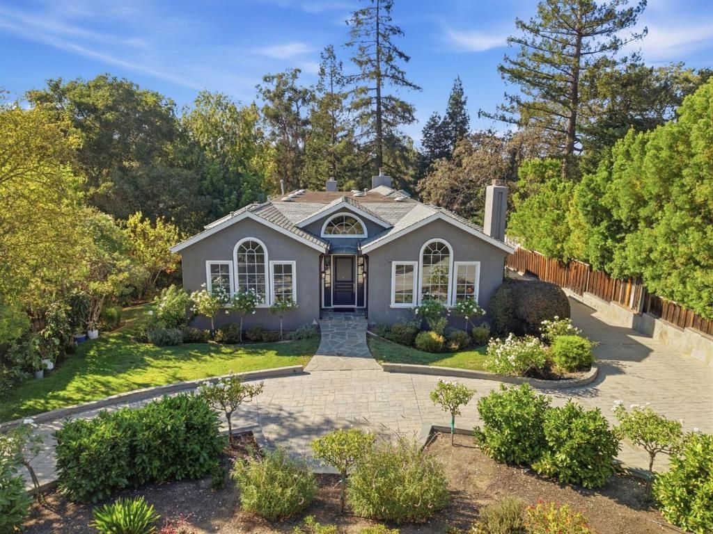 2120 Stockbridge Avenue, Woodside