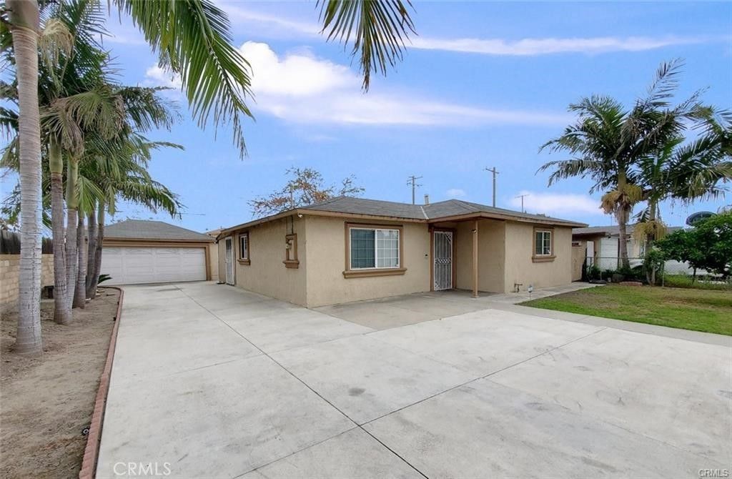 7712 Santa Gertrudes Avenue, Stanton