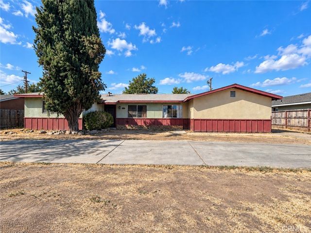 180 E Warner Avenue, Fresno