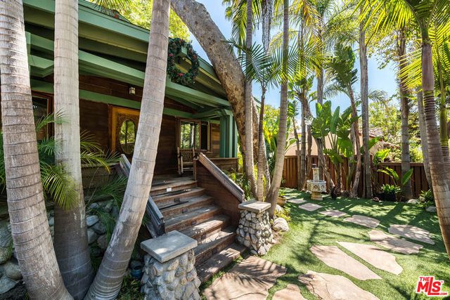 454 N East Rustic Road, Santa Monica