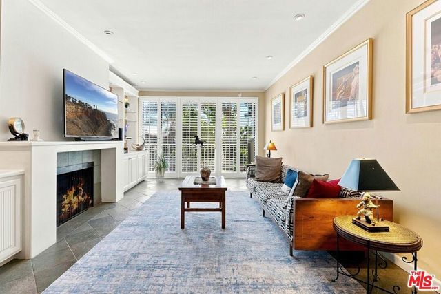 8455 Fountain Avenue # 206, West Hollywood