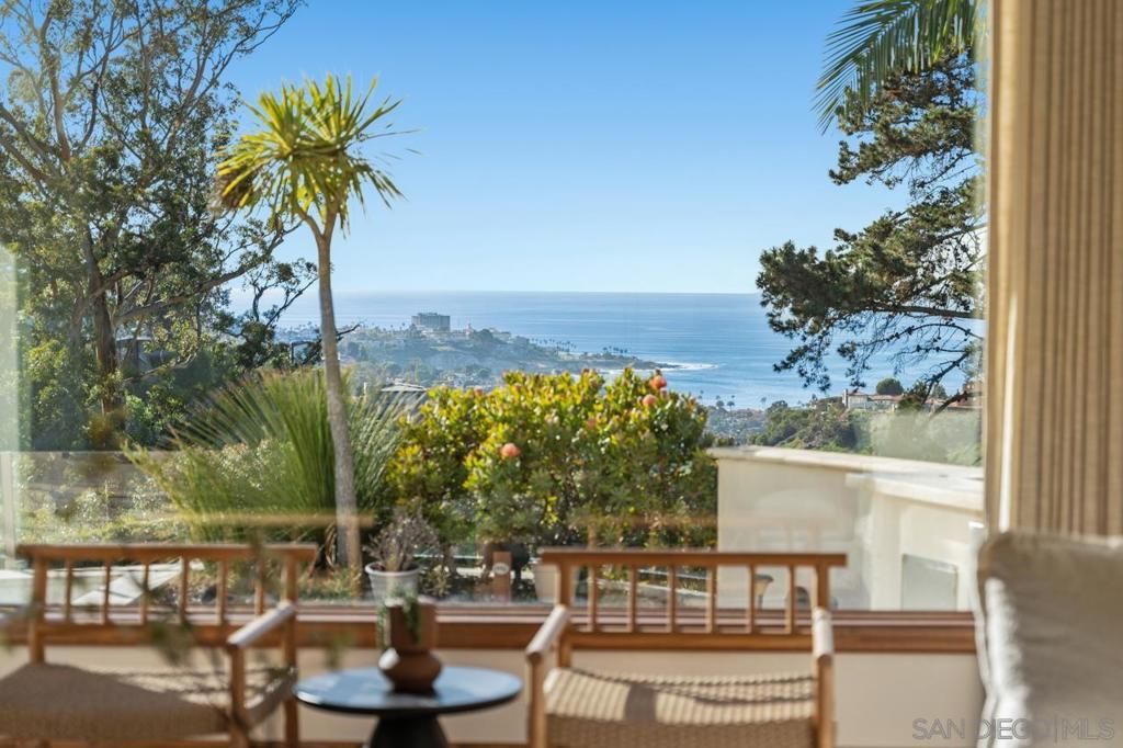 8080 La Jolla Scenic Dr N, La Jolla