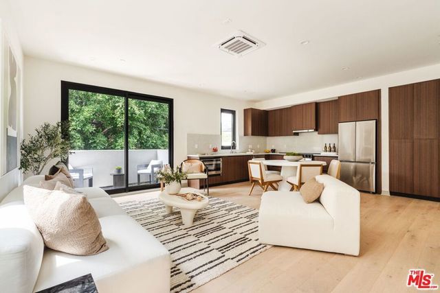1051 N Spaulding Avenue # E, West Hollywood