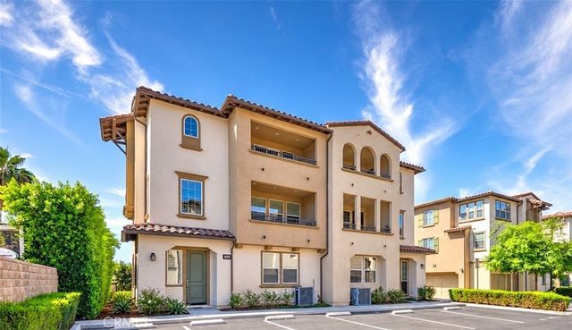 1220 W. La Habra Blvd., La Habra