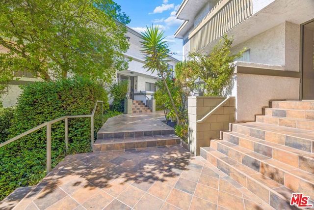 10445 Eastborne Avenue # 203, Los Angeles