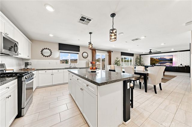 29281 Glass Mountain Court, Winchester