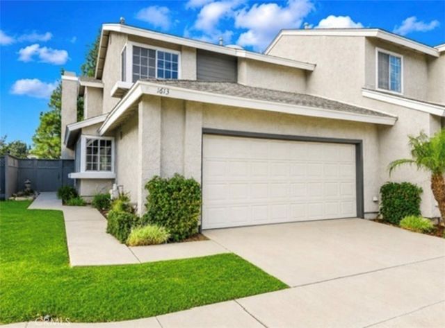 1613 Toyon, Corona