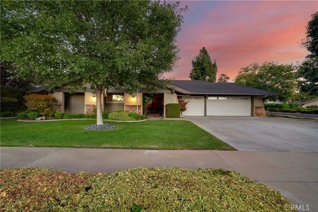 134 Whispering Oaks, Glendora