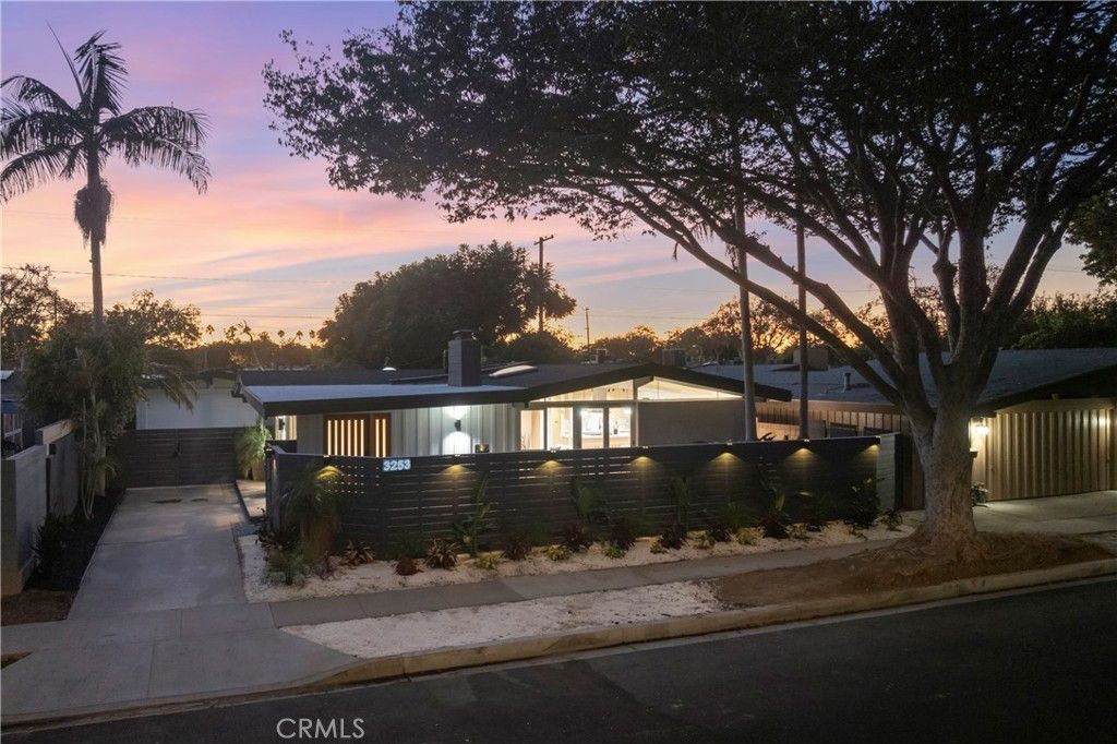 3253 Lees Avenue, Long Beach
