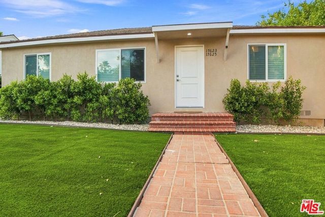 17623 Burbank Boulevard, Encino