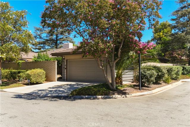5468 Apricot Lane, Riverside